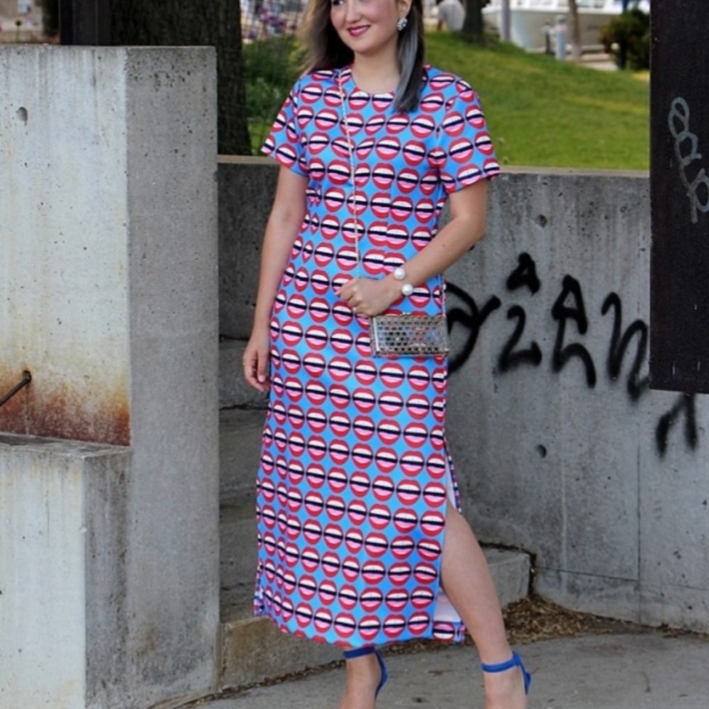Chic Blue and Red Graphic Midi Dress